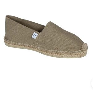 NWT Packable Lightweight Closed Toe Espadrilles Flats Shoes